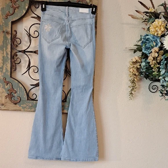Hollister Light Blue Floral Embroidered Flare Jeans. NWOT Size 24 - Picture 9 of 12